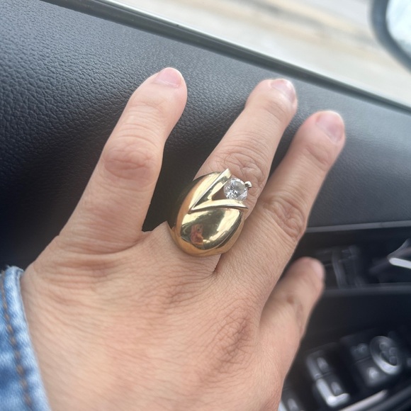Elegant Gold Statement Ring - Picture 3 of 5